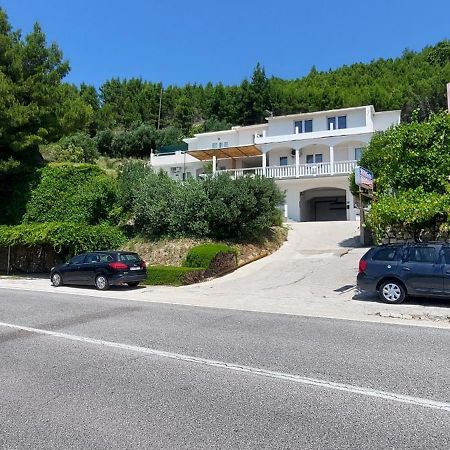 Apartments Dana Omiš Buitenkant foto